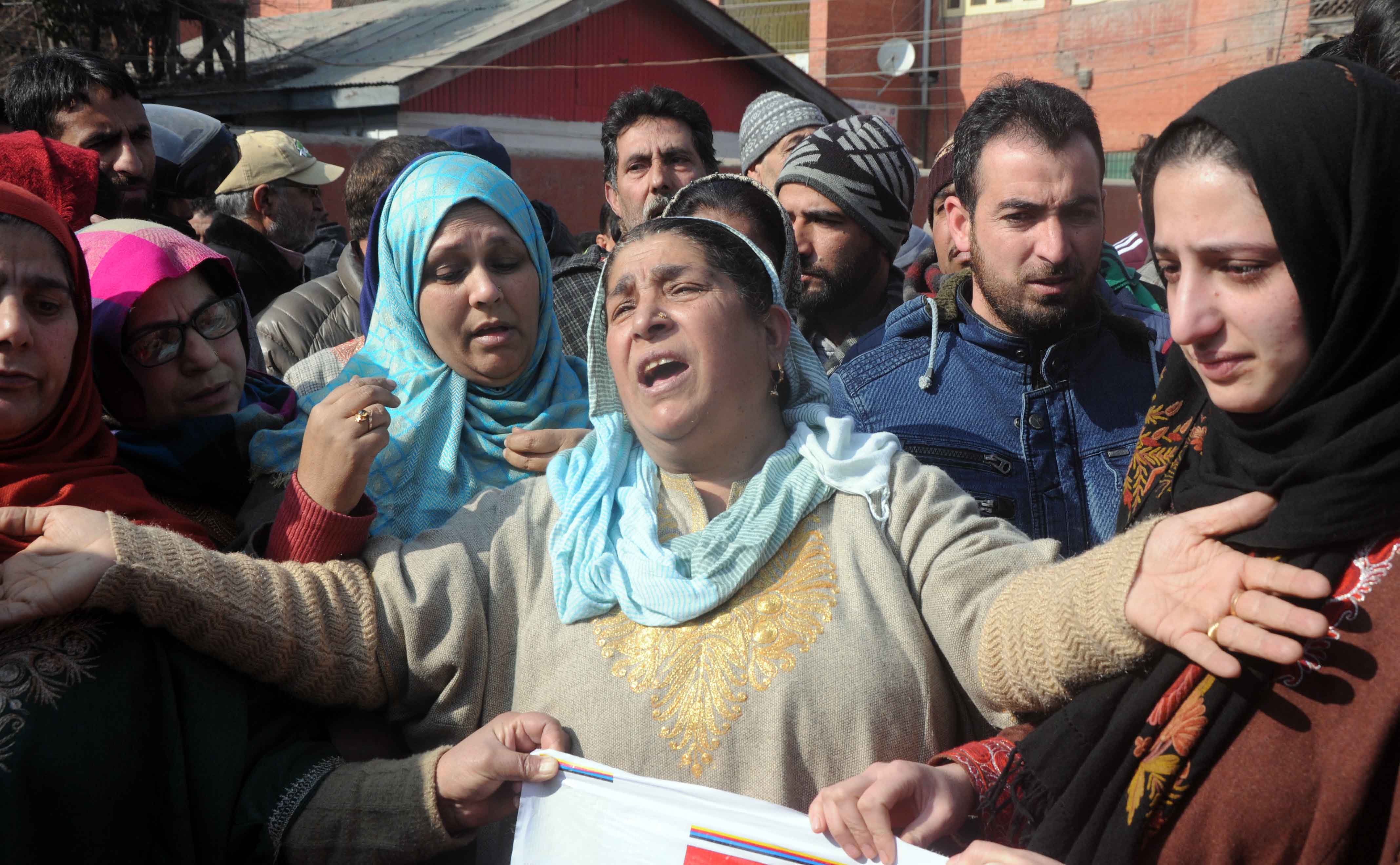 Demanding release of Kashmiri businessman Bilal Ahmad Kawa forthwith, Jammu and Kashmir Liberation Front (JKLF) chairman Muhammad Yasin Malik on Monday (3)