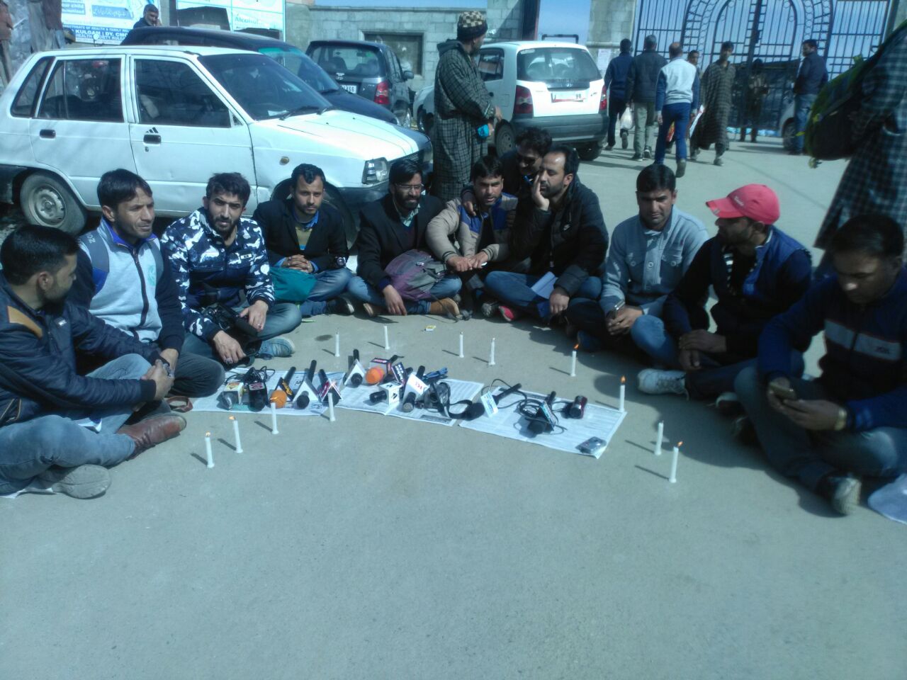 Scribes barred to cover interlocutor’s visit in South Kashmir