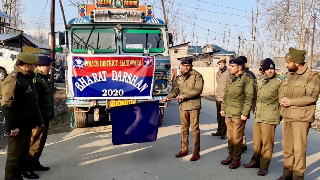 Handwara Police organises Bharat Darshan Tour