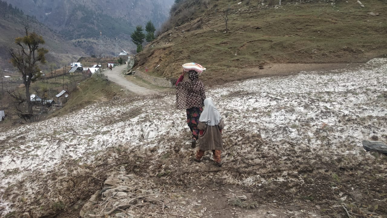 A village in Ganderbal still cut-off from Tehsil headquarter since two months after Snowfall.
