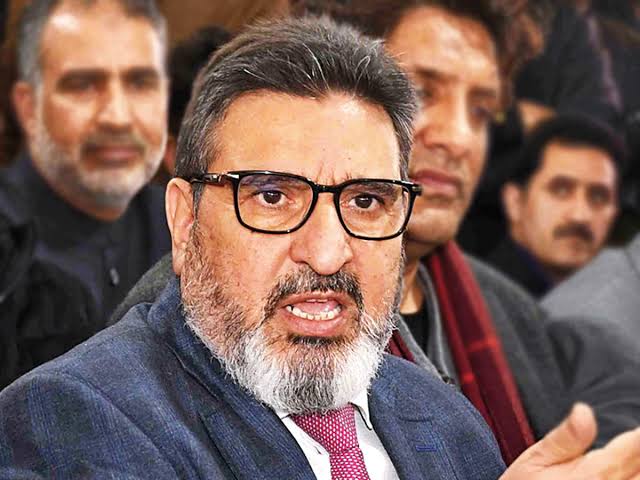 It took Sheikh Abdullah 22 years to realize right track, PAGD did it in less than a month: Altaf Bukhari