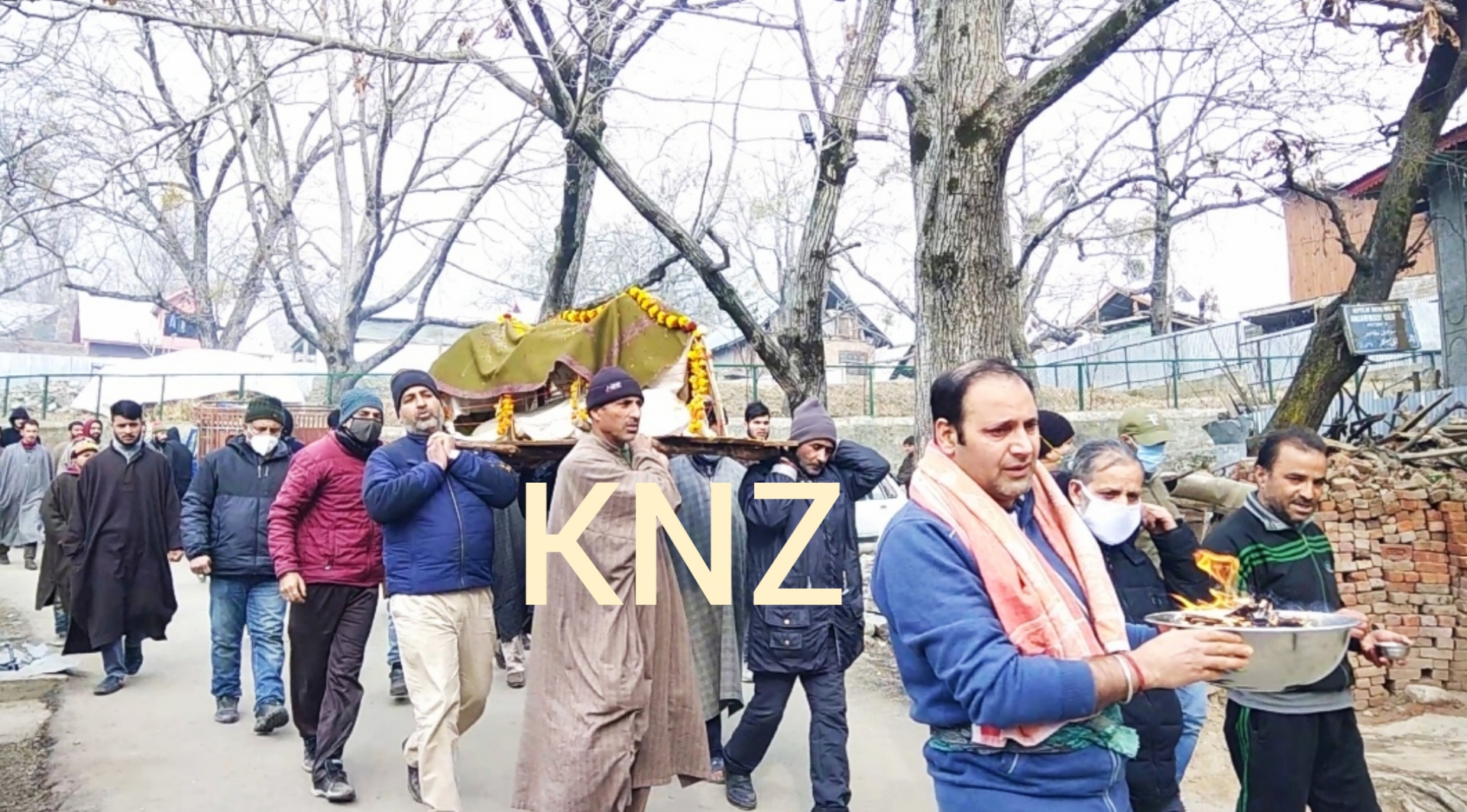 ‘We Do Not Believe in Hate’- Muslims Perform the Last Rites of Kashmiri Pandit in Ganderbal