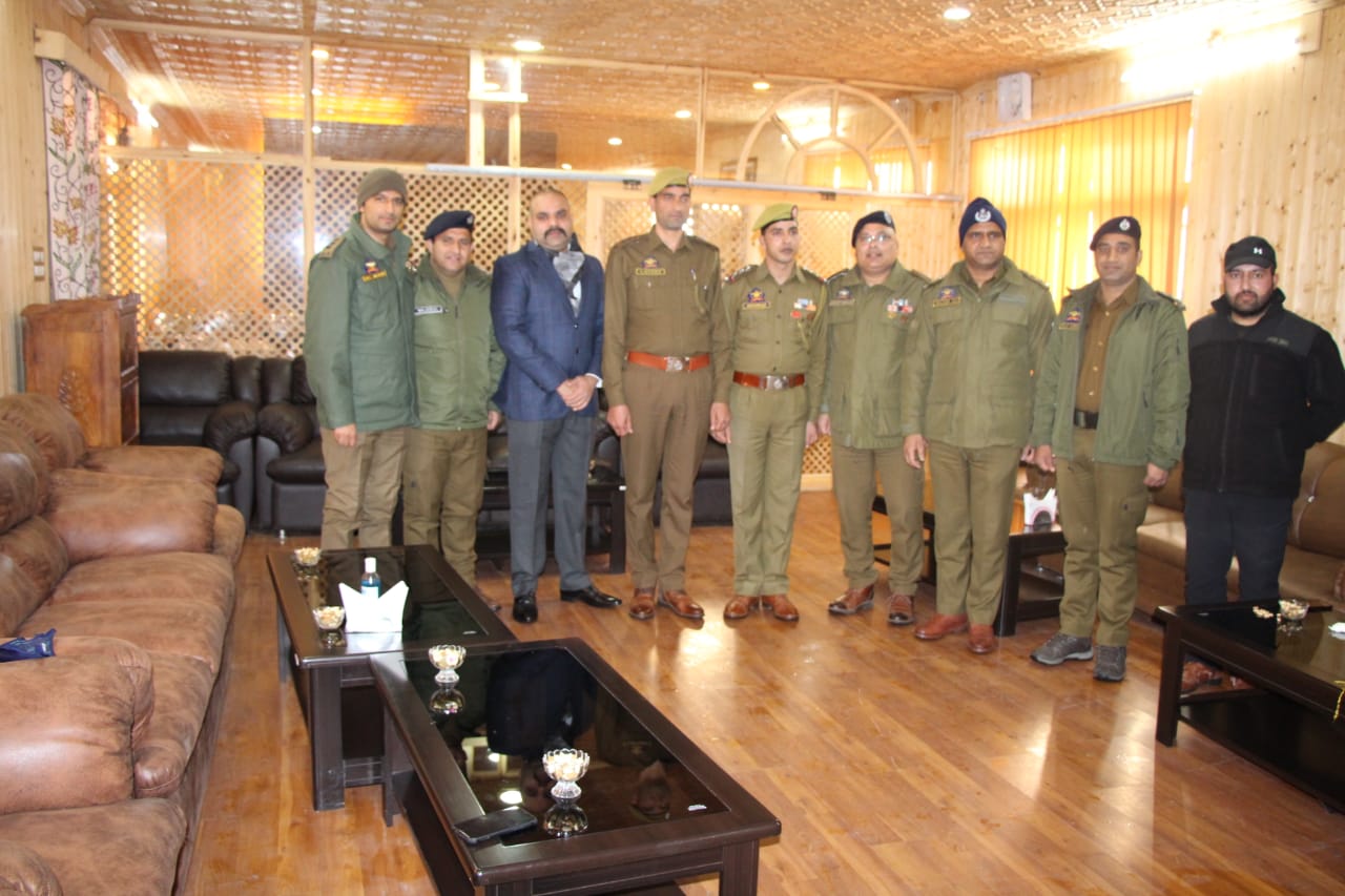 Piping ceremony held at District Police Office Shopian