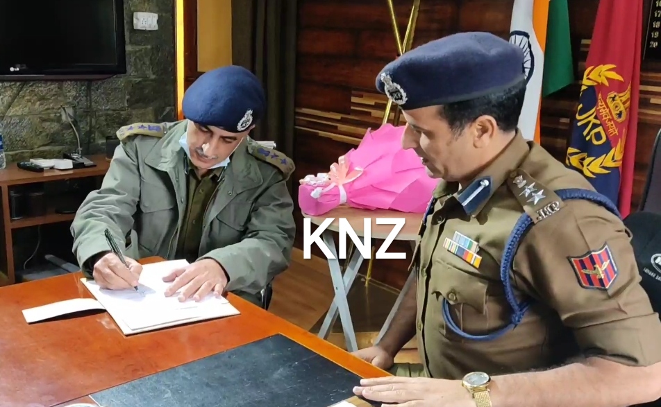 SSP Suhail Munawar Mir assumes charge as Senior Superintendent of Police Ganderbal