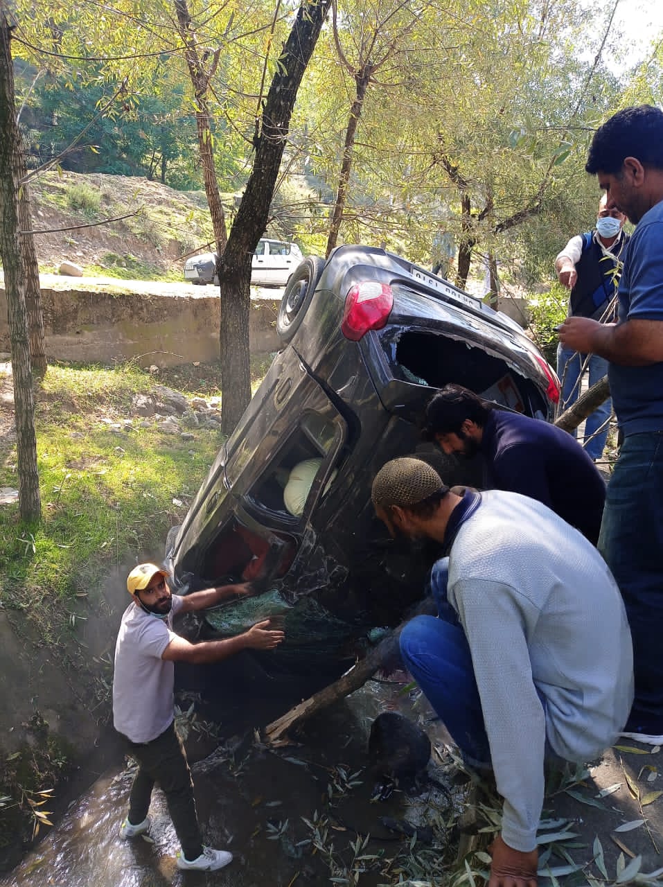 Four Critically injured as Alto car rolls down near Hope Disability Centre Wayil
