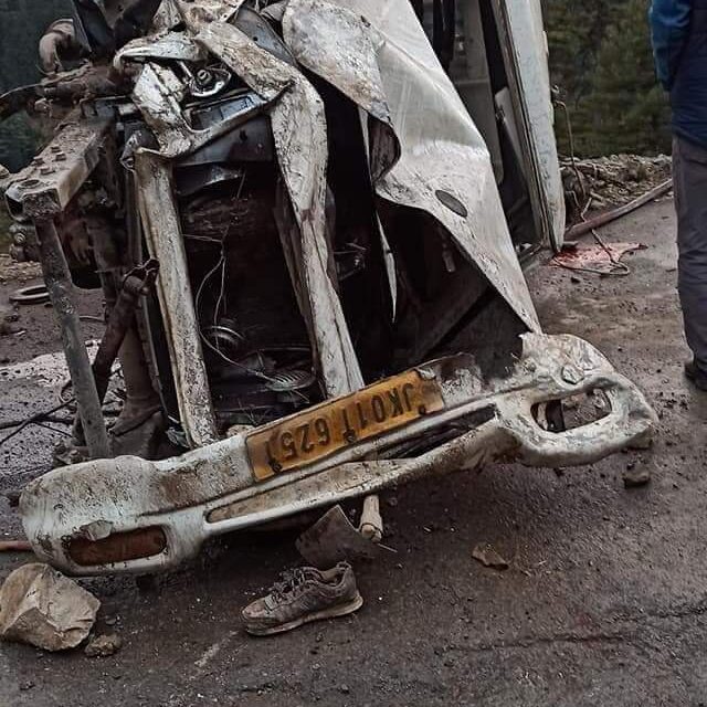 1 Dead, 6 Injured in Truck-Load Carrier Collision at Tee Pee Kupwara