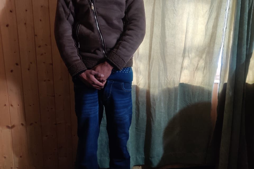 Budgam police solved theft case within 24 hours; stolen property recovered.