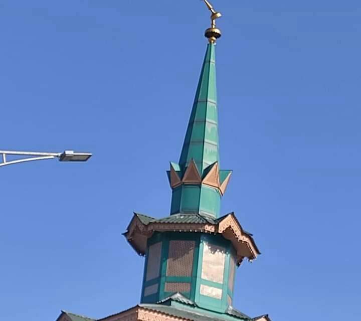 Minaret of Chrar-I-Sharief shrine tilted in earthquake