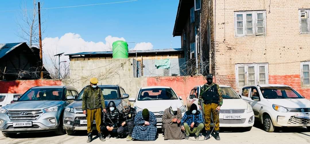 Ganderbal Police busted gang of stolen vehicle sellers,05 vehicles recovered