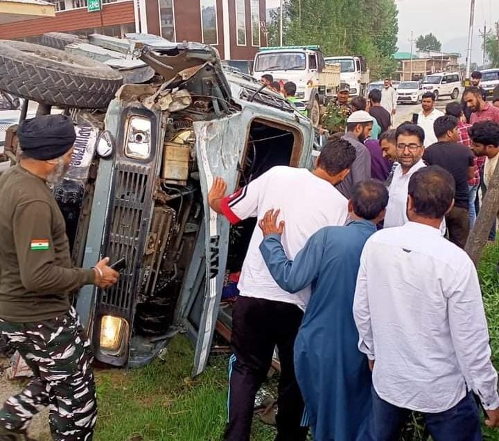 2 CRPF Men Among 3 Injured in Kupwara Road Mishap