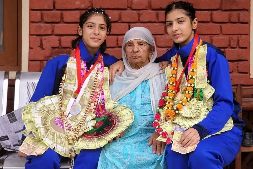 “Hard work paid of”: Srinagar girl after winning medal at World Junior Wushu Championship