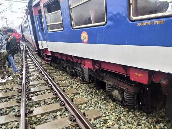 Train Engine Derails Near Mazhama, Services Stopped Between Budgam-Baramulla