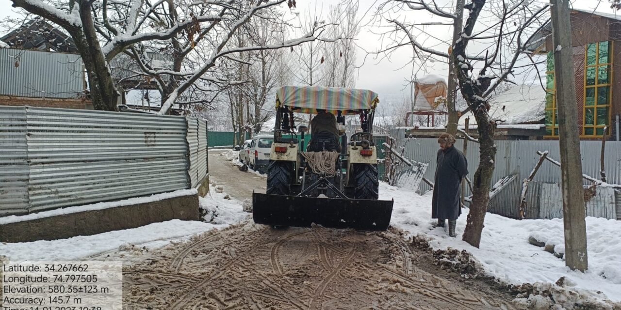 Snow clearance operation underway in Ganderbal