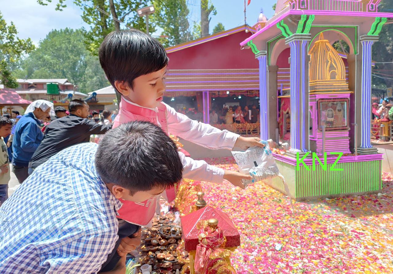 Mela Kheer Bhawani celebrated with religious fervour, gaiety at Tullamulla;Thousands of devotees offered Pooja