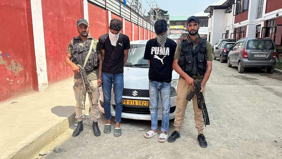 Police arrests two eve teasers in Srinagar