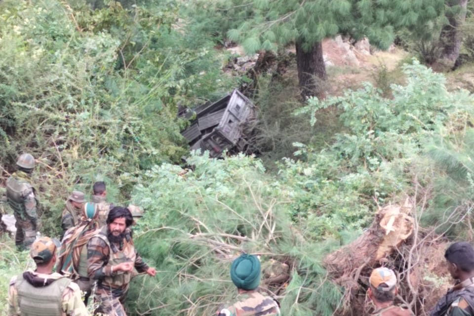 Two Soliders injured vehicle falls into deep gorge in North Kashmir