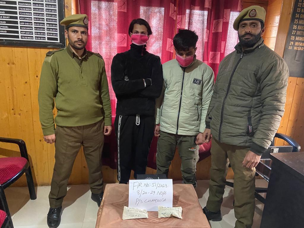 Police arrests 02 drug peddlers in Baramulla