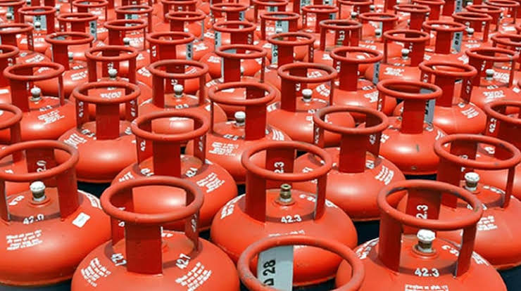 Commercial LPG rate cut by Rs 39.50 per 19-kg cylinder