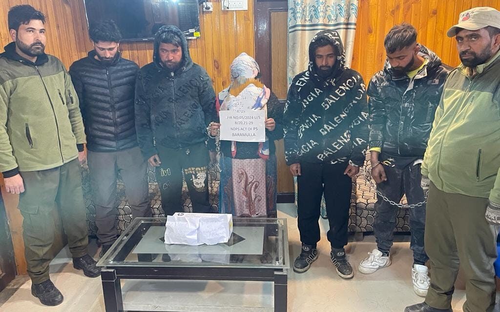 Police arrests 5 drug peddlers including lady in Baramulla;Contraband substances recovered