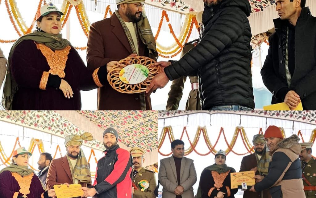 Officials of DIC Ganderbal, media persons honored on 75th R Day function