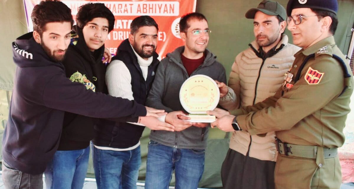 Ganderbal Police organised Nukkad Natak on the Theme Nasha Mukht Bharat at Wangath Kangan