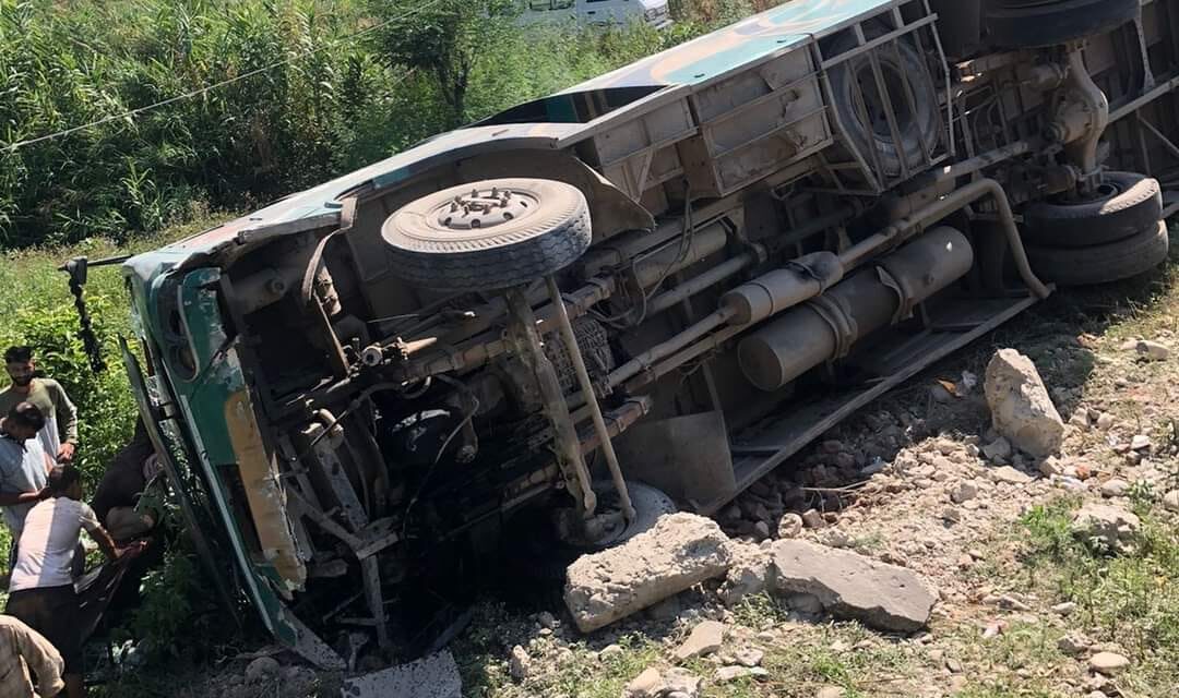 6 women, minor girl among ten injured in bus accident in Akhnoor