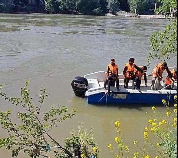 Man drowns in river Jhelum in Baramulla, rescue ops underway