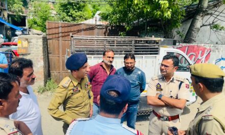 Heavy Traffic Jam:SSP Ganderbal holds meet with transporters, stakeholders