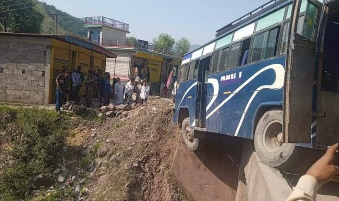 2 CRPF personnel injured as vehicle ferrying them veers off road in Poonch