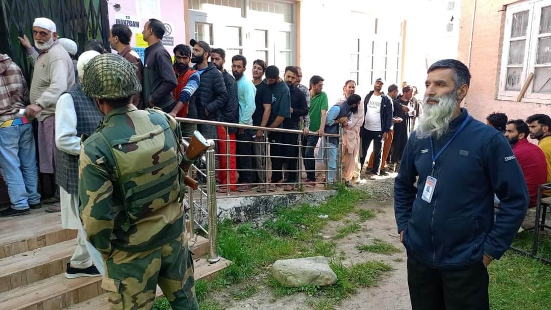 Once militancy hotbed, people of Bijbehara’s Jablipora turn up at polling booths for change