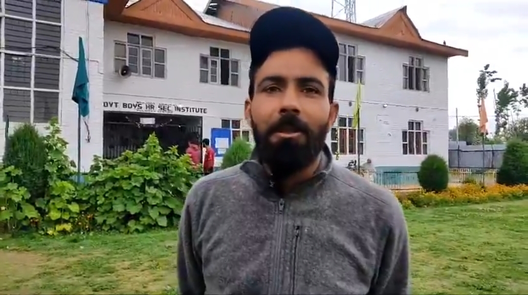 Vote has more power than gun: First time voters in Pulwama;Say voted for the candidate who will raise our voice in Parliament