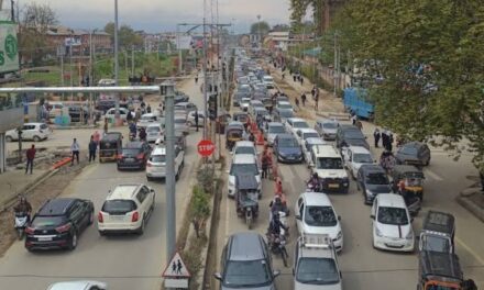 RTO Kashmir denies reports of ‘no driving tests’, issuance of licenses by private players;Says transport dept sole authority to issue driving license