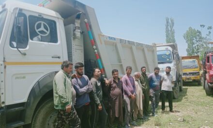 Police seizes 9 vehicles involved in illegal mining in Baramulla; Arrests as many drivers