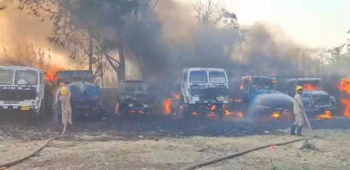 Around 10 old vehicles of PHE gutted in fire in Kathua