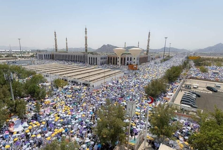 More than a million pilgrims pray on Mount Arafat in Hajj climax