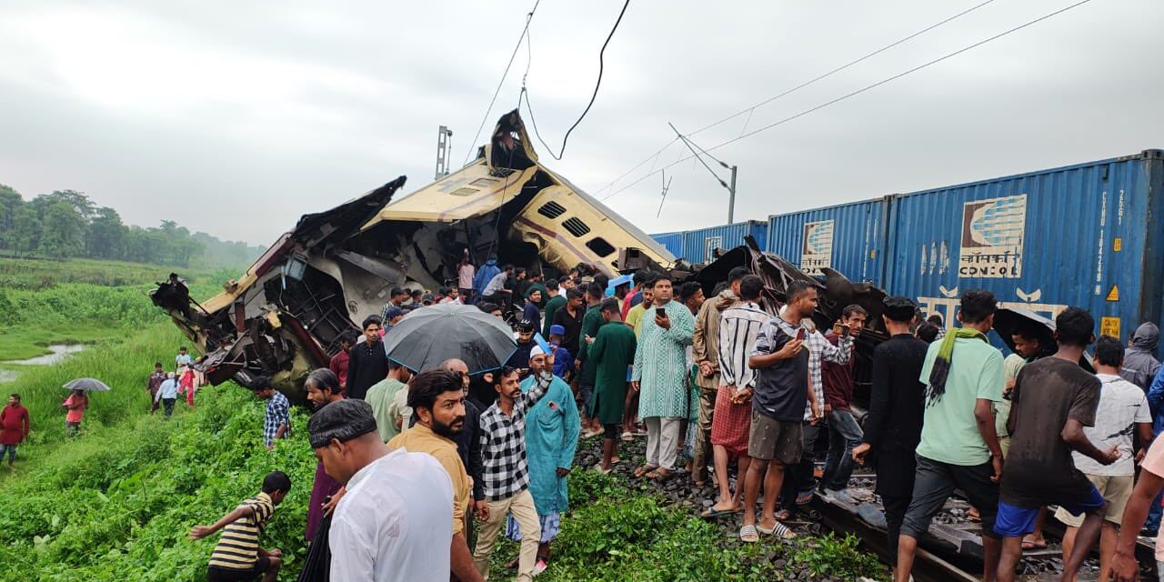 Toll in West Bengal train accident mounts to 15, 60 injured