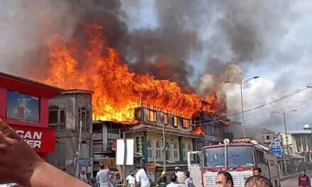 Extensive rescue operation launched to contain fire at Bohri Kadal: Police