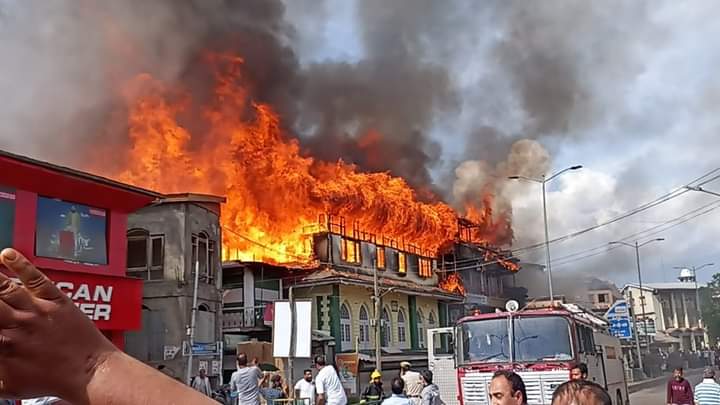 Extensive rescue operation launched to contain fire at Bohri Kadal: Police