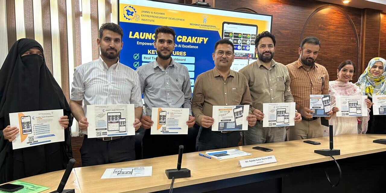 Director JKEDI launches online exam preparation app ‘Crakify’;Offers support under J&K Startup Policy to Kupwara based startup