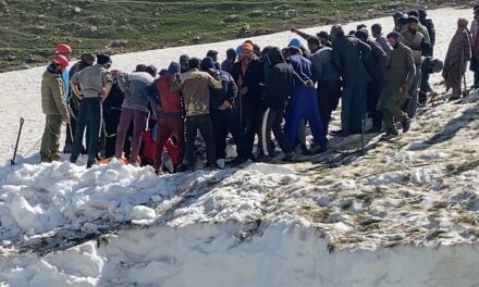 Sonamarg Snow cavity accident:Local sledge rider’s body retrieved from snow cavity at Thajwas Glacier Sonamarg