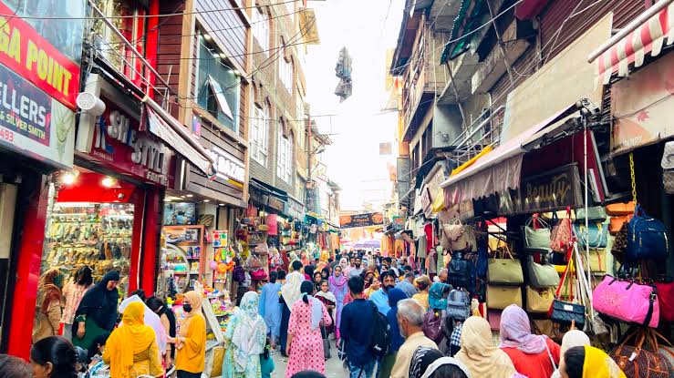 Hustle-bustle missing in Kashmir markets ahead of Eid-ul-Adha