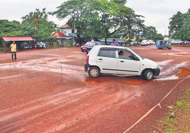 Govt clarifies: Certificates from accredited driver training schools do not exempt from driving test requirements