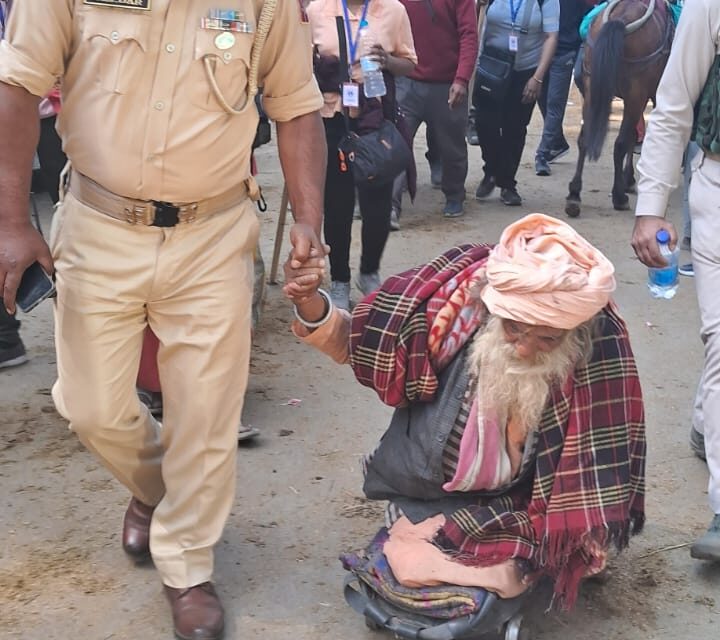 Anantnag Police Serving Pilgrims Selflessly To See Hassle-Free Amarnath Yatra