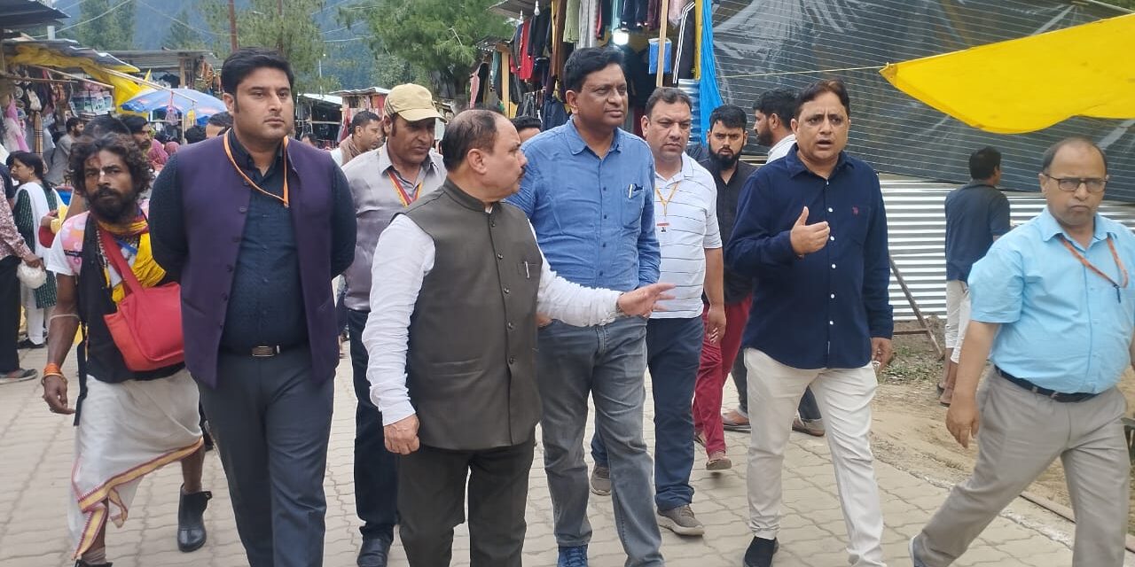 Union Health Secretary with Director Health Services Kashmir Inspect Health Facilities for Shri Amarnath Ji Yatra