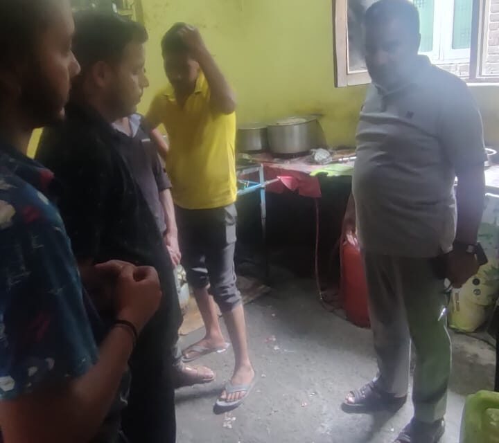 Amarnath Yatra:Food Safety Ganderbal conducts Market Checking at Baltal, Sonamarg.