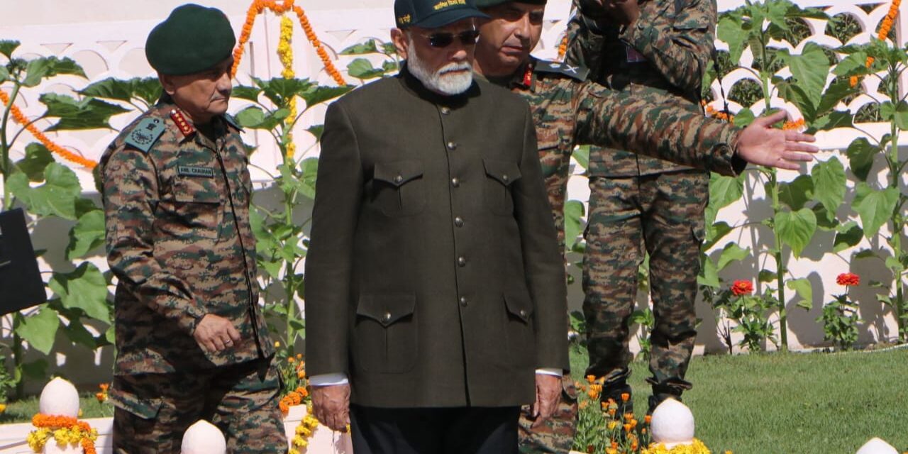 PM Modi pays homage to Kargil war martyrs in Drass