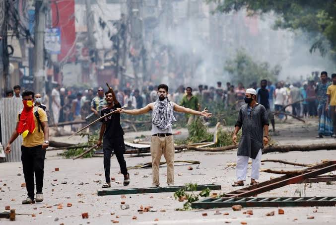 Bangladesh imposes ‘shoot-on-sight’ order as death toll rises to 133 amid protests