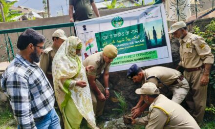 Ganderbal Police in collaboration with forest department organised plantation drive under “Ek Ped Shahedoun Key Naam”.