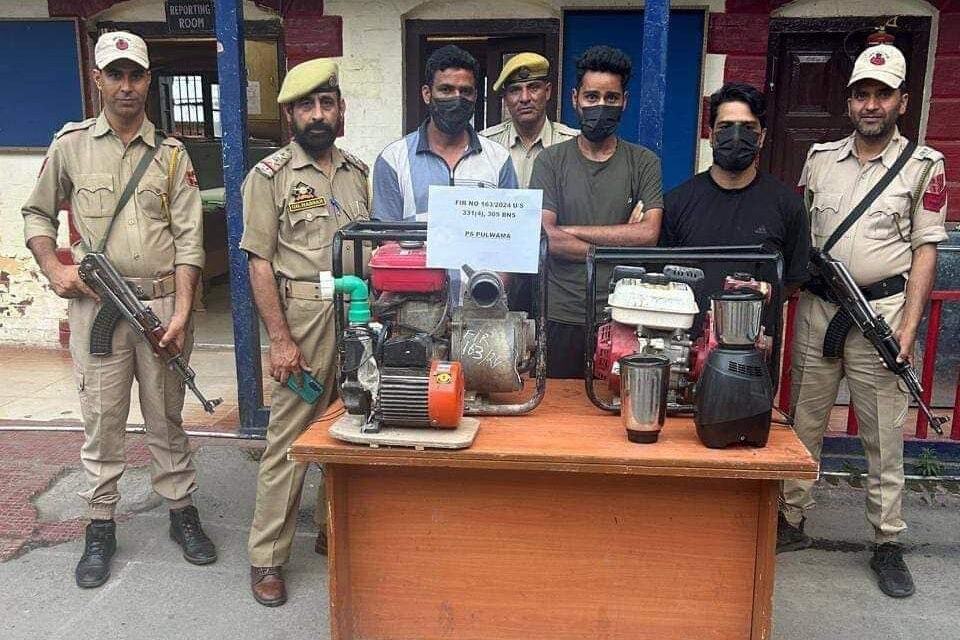 Pulwama Police Arrests 03 Thieves: Recovers Stolen Items