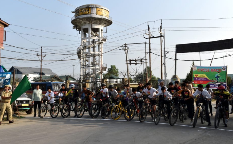 Police organises Cycle Race in Budgam